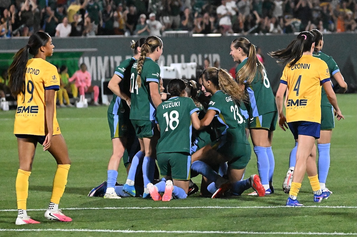 Janine Sonis free kick